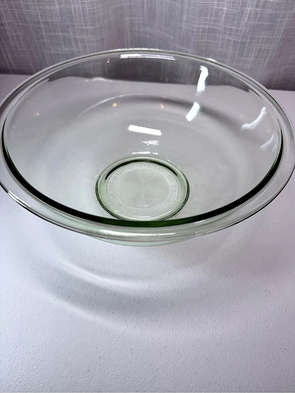 Pyrex Vintage 325 2.5 L glass mixing bowl Glass Mixing Bowl